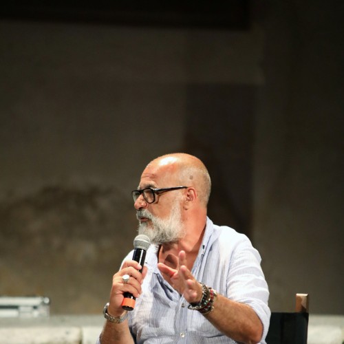 Luca Beatrice durante Patrizia Sandretto Re Rebaudengo a Pietrasanta Cult